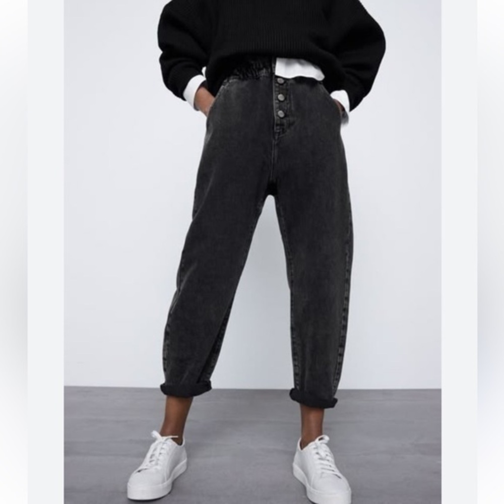 High-Waist Black Pleated Mom Jeans Size Euro 36